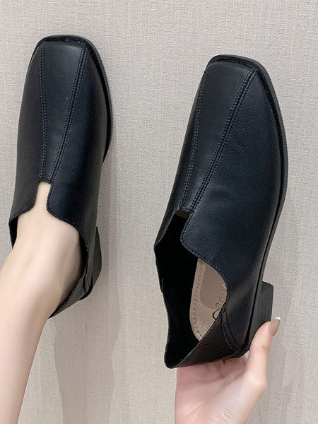 Moteriški laisvalaikio batai iš eko odos plokščiu padu