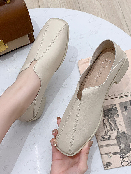 Moteriški laisvalaikio batai iš eko odos plokščiu padu