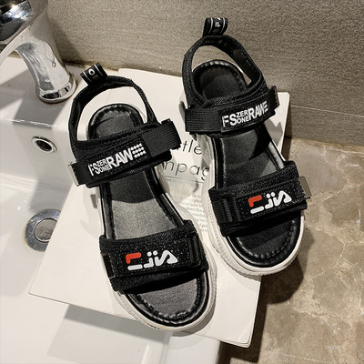 Moteriškos laisvalaikio basutės su velcro lipduku ir grubiu padu