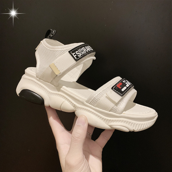 Moteriškos laisvalaikio basutės su velcro lipduku ir grubiu padu