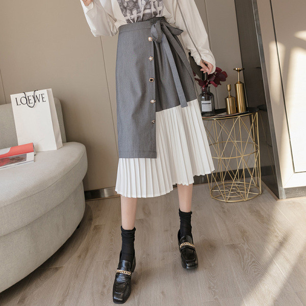 Retro stila sieviešu svārki ar pogām un saitēm