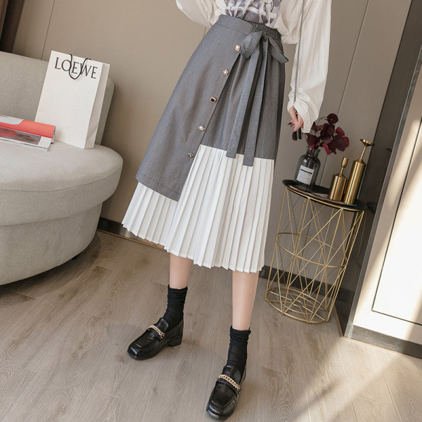 Retro stila sieviešu svārki ar pogām un saitēm