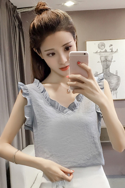 Moteriškas šifono apatinis trikotažas su V formos iškirpte ir garbanomis