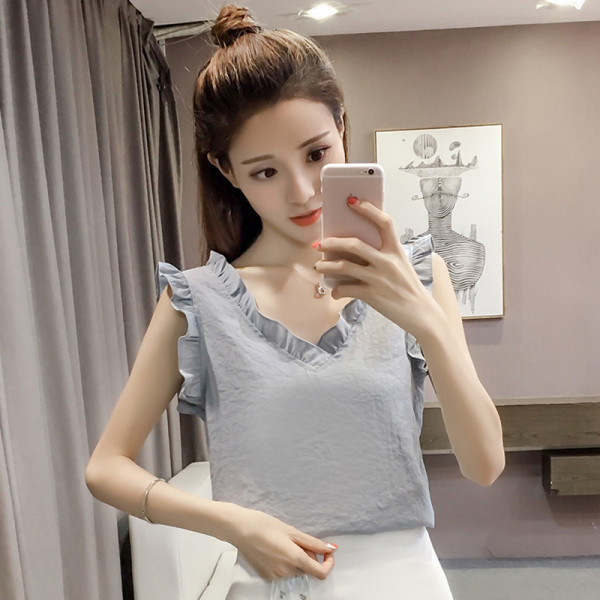 Moteriškas šifono apatinis trikotažas su V formos iškirpte ir garbanomis