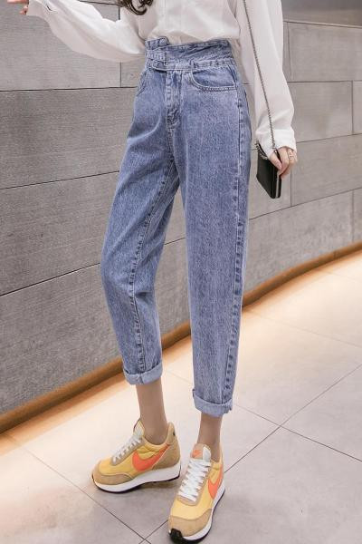 Mūsdienīgi sieviešu džinsi ar augstu vidukli - taisns modelis