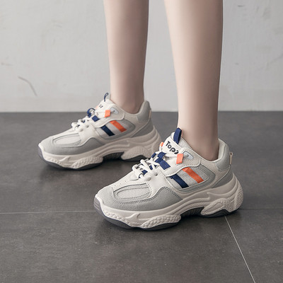 Moteriški sportiniai sportbačiai aukštais padais ir raišteliais