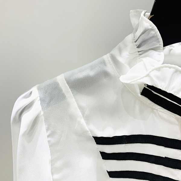 Naujo modelio moteriški marškiniai su polo apykakle ir ilgomis rankovėmis