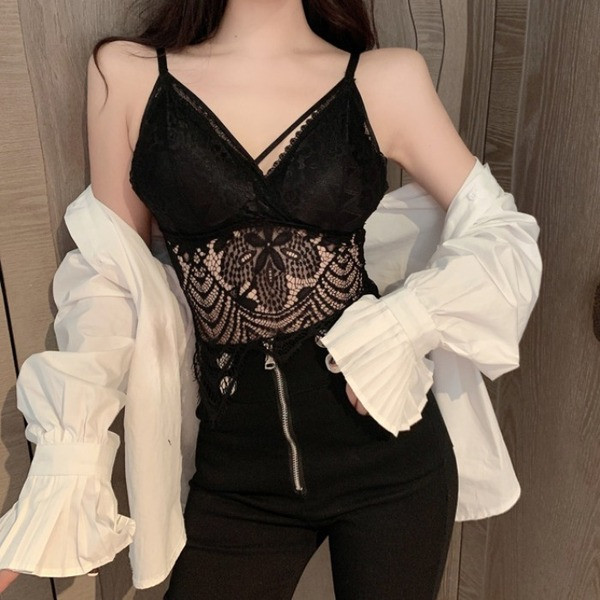 Īss sieviešu mežģīņu tops ar špica kakla izgriezumu