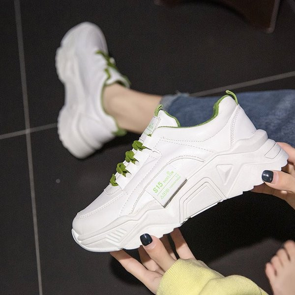 Model nou de adidasi de dama cu talpa aspra si cravate colorate