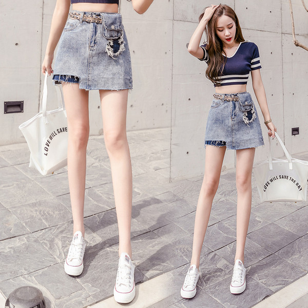 Moteriškas džinsinis sijonas su kišenėmis ir A linija