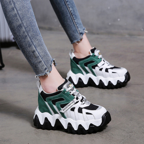 Sporta un ikdienas sieviešu kedas ar augstām zolēm un šņorēm