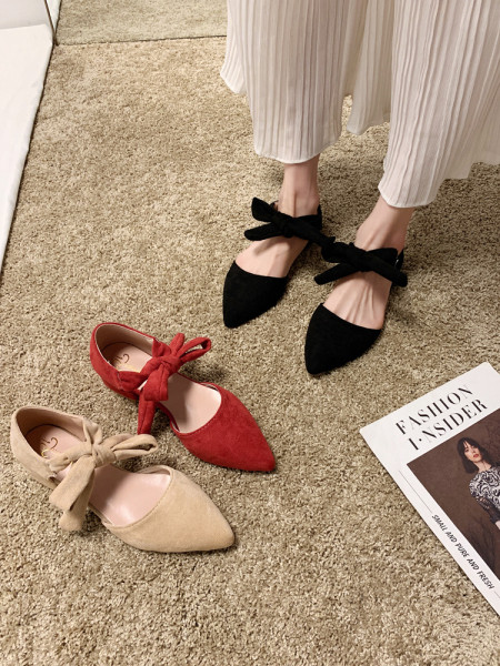 Sieviešu ikdienas apavi no eko zamšādas ar plakanu zoli un lenti