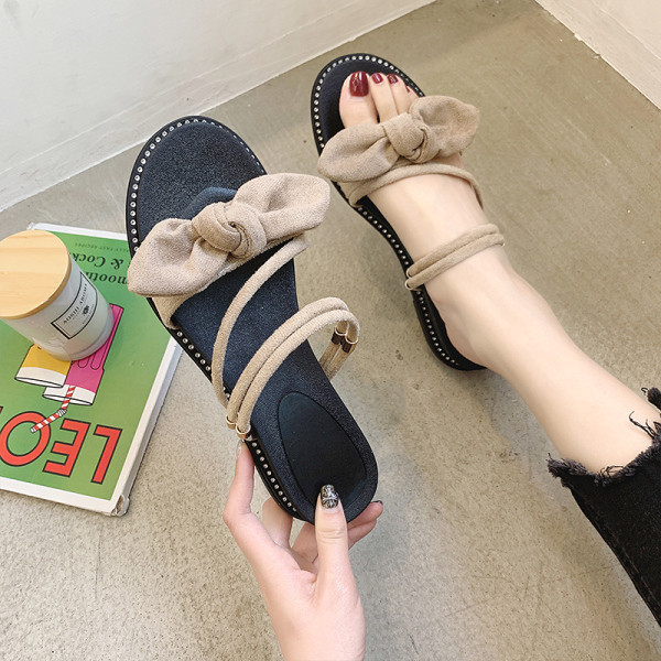 Ikdienas sieviešu sandales ar zamšādas siksnām un lenti