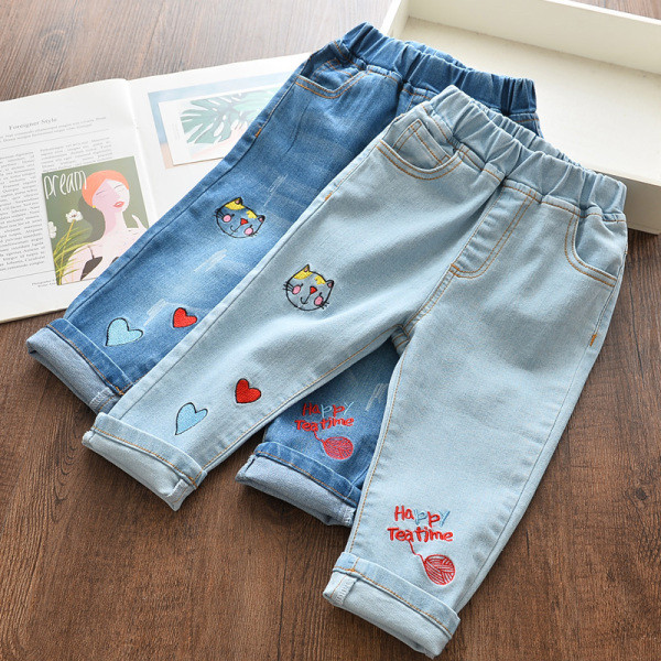 Model nou de blugi lungi copii pentru fete cu broderie in albastru