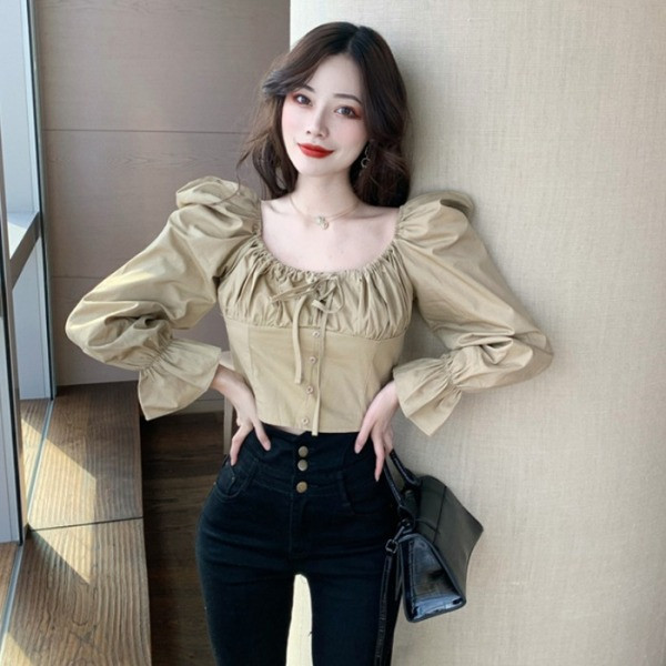 Pavasariniai moteriški marškiniai su kvadratine iškirpte ir kaklaraiščiais