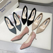 Moteriški laisvalaikio batai smailaus modelio žemakulniais