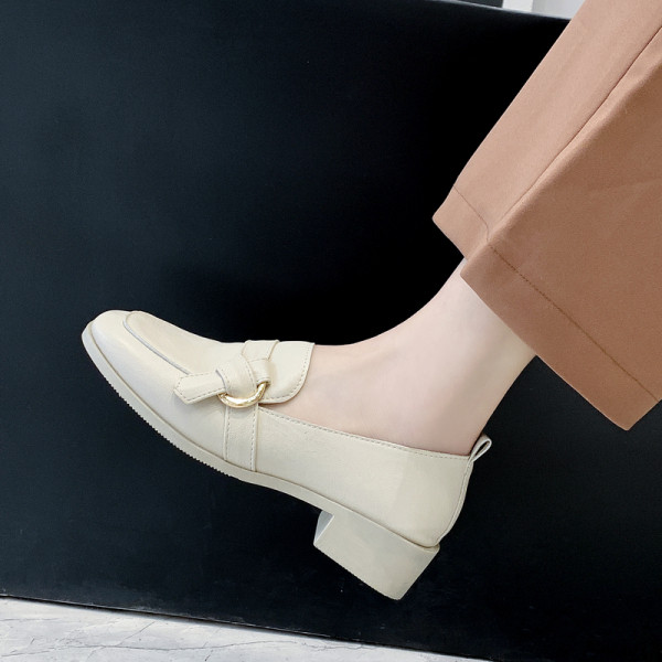 Női alkalmi mokaszin eko bőrből, alacsony, vastag sarokkal