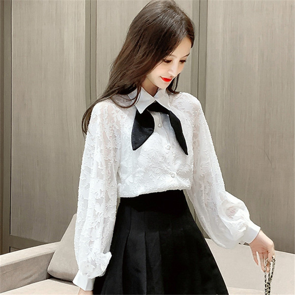 Sieviešu mežģīņu krekls ar klasisku apkakli un melnu lentīti