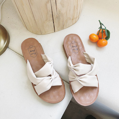 Nahast rihmadega vabaaja naiste sussid