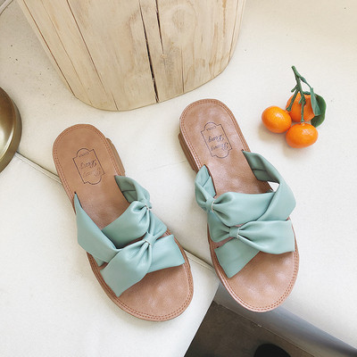 Nahast rihmadega vabaaja naiste sussid