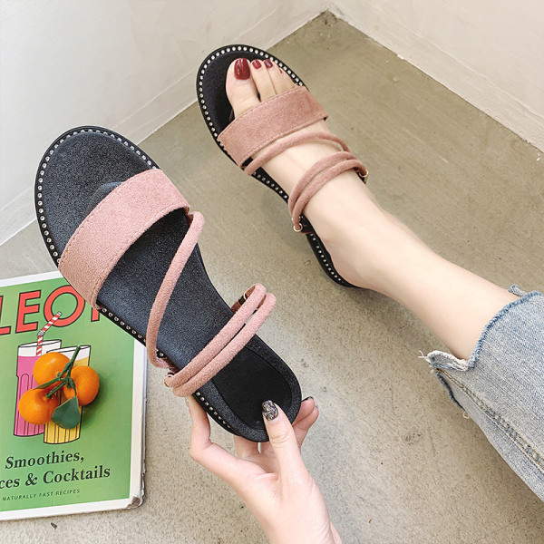 Sieviešu sandales ar plakanām zolēm un zamšādas siksnām