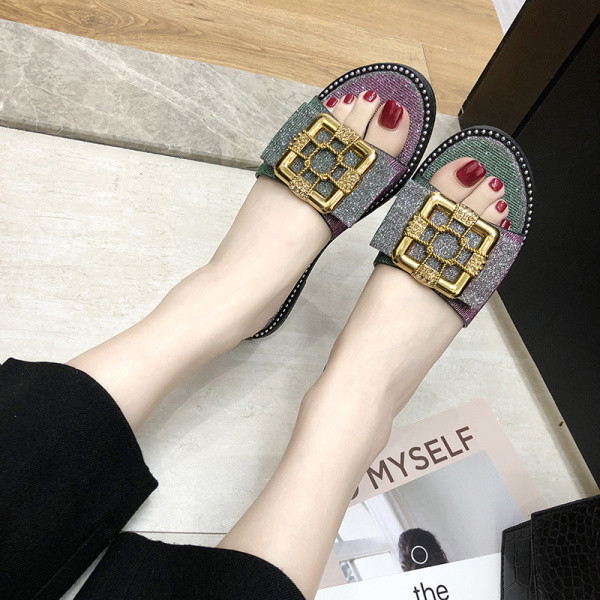 Lameda talla ja metallist pandlaga naiste sussid