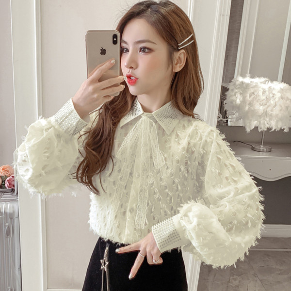 Cămașă elegantă de damă cu ciucuri și guler clasic