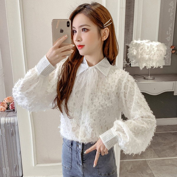 Cămașă elegantă de damă cu ciucuri și guler clasic