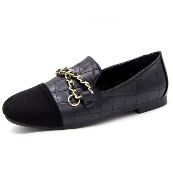 Sieviešu ikdienas ādas mokasīni ar metāla elementu