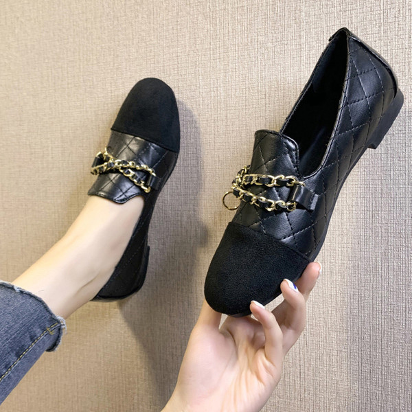 Sieviešu ikdienas ādas mokasīni ar metāla elementu