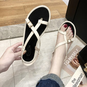 Moteriškos vasarinės basutės lygiais padais ir odiniais dirželiais