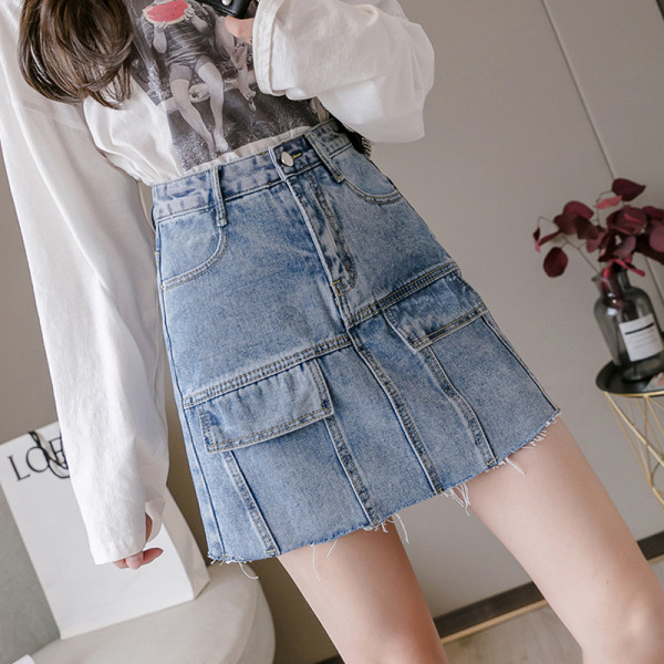 Moteriškas džinsinis sijonas su kišenėmis ir A linija