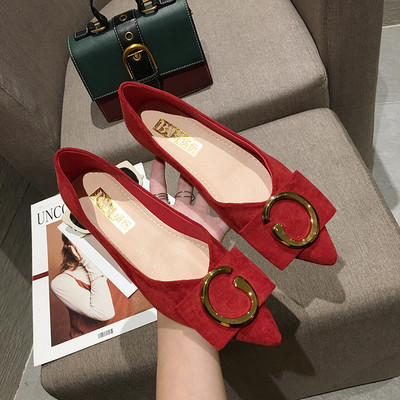 Moteriški modernūs batai plokščiu padu ir metaliniu elementu