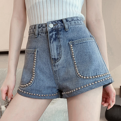 Šiuolaikiniai moteriški šortai aukštu juosmeniu ir metaliniais elementais