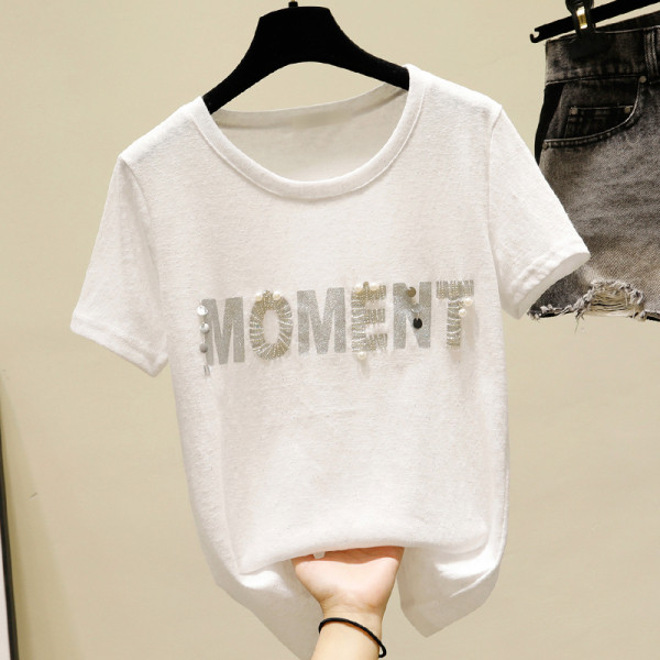 Moteriški laisvalaikio marškinėliai su užrašu ir karoliukais