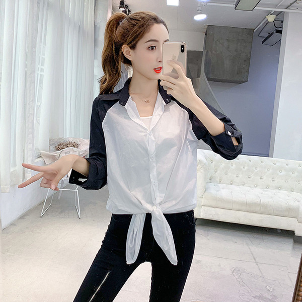 Női alkalmi ing gombokkal és klasszikus gallérral