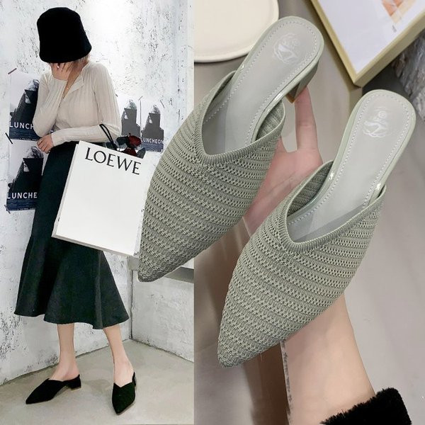 Laisvalaikės šlepetės iš tekstilės ir žemo storo kulno