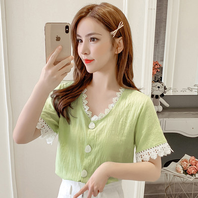 Stilingi moteriški marškiniai trumpomis rankovėmis ir špico iškirpte