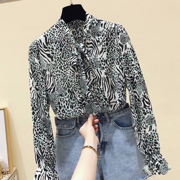 Šiuolaikiniai moteriški marškiniai su gyvūnų raštu ir apykakle su kaspinu