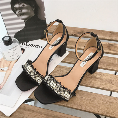 Moteriškos šiuolaikiškos basutės storu kulnu ir petnešėlėmis su perlais