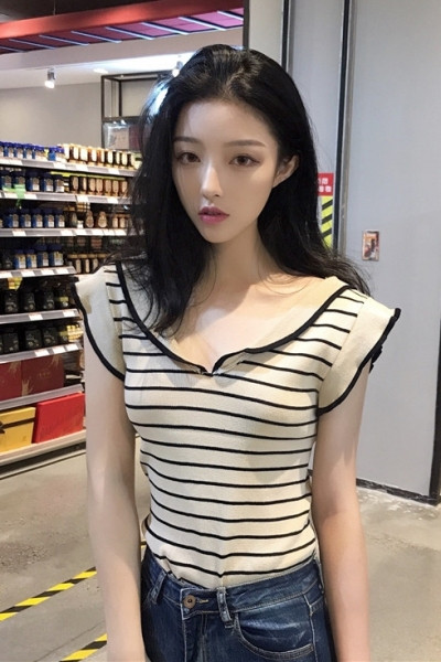 Retró női blúz V-nyakú, leesett ujjakkal