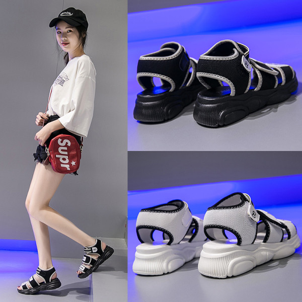 Moteriškos basutės su velcro lipduku ir aukštu padu