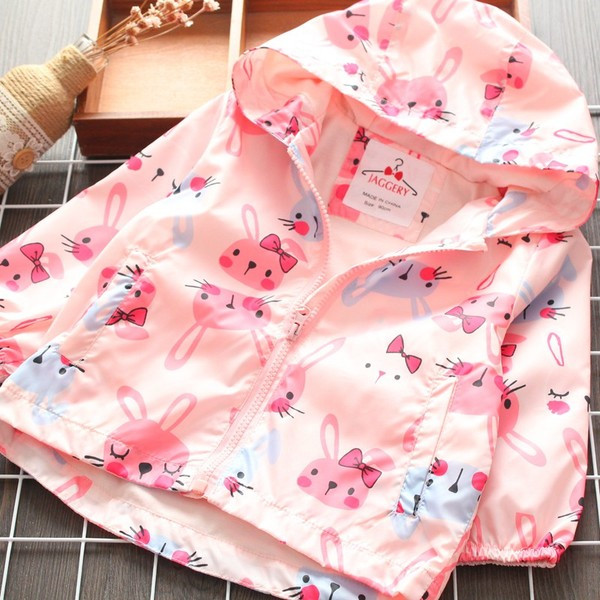 Kasdieninė vaikiška striukė mergaitėms su raštu ir gobtuvu