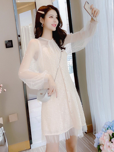 Moderna ženska duga haljina od tila i ukrasnih perli