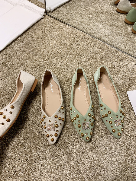 Pantofi casual de dama cu talpa plate si elemente metalice