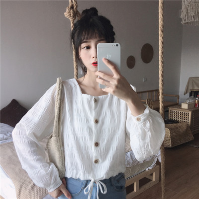 Moteriška laisvalaikio palaidinė su sagomis ir kaklaraiščiais