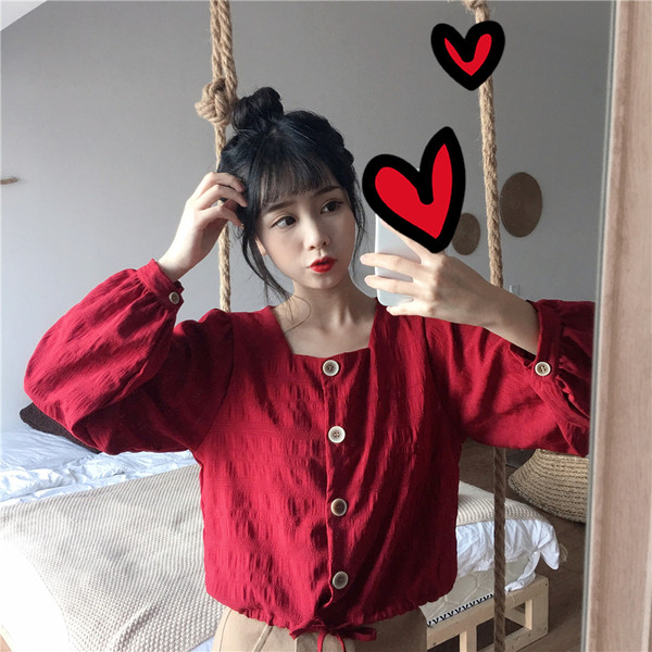 Moteriška laisvalaikio palaidinė su sagomis ir kaklaraiščiais