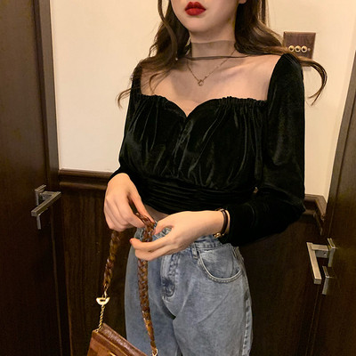 Trumpa aksominė moteriška palaidinė su tiuliu