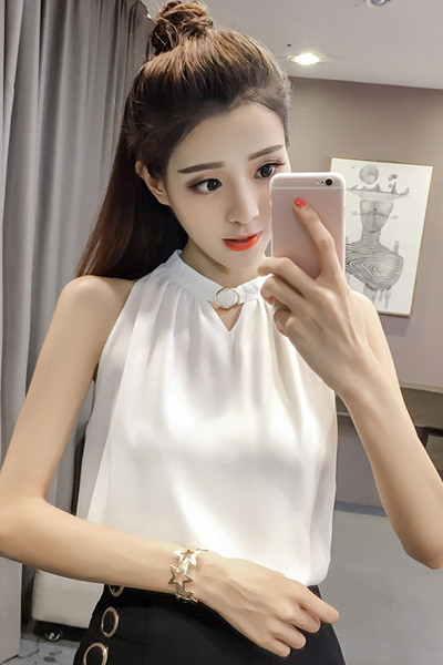 Elegantiškas moteriškas apatinis trikotažas su metaliniu elementu