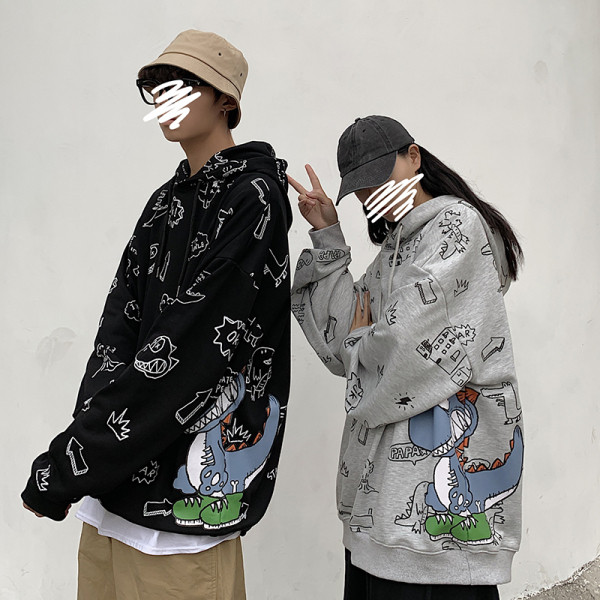 Moderna muška majica s kapuljačom i aplikacijom